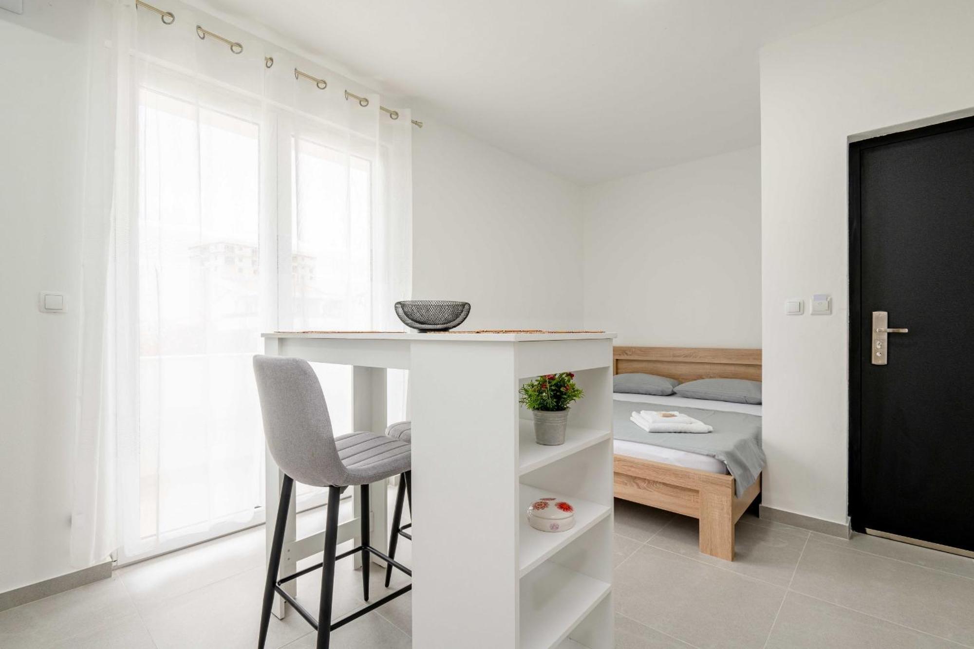 Apartments Milivojevic バール エクステリア 写真