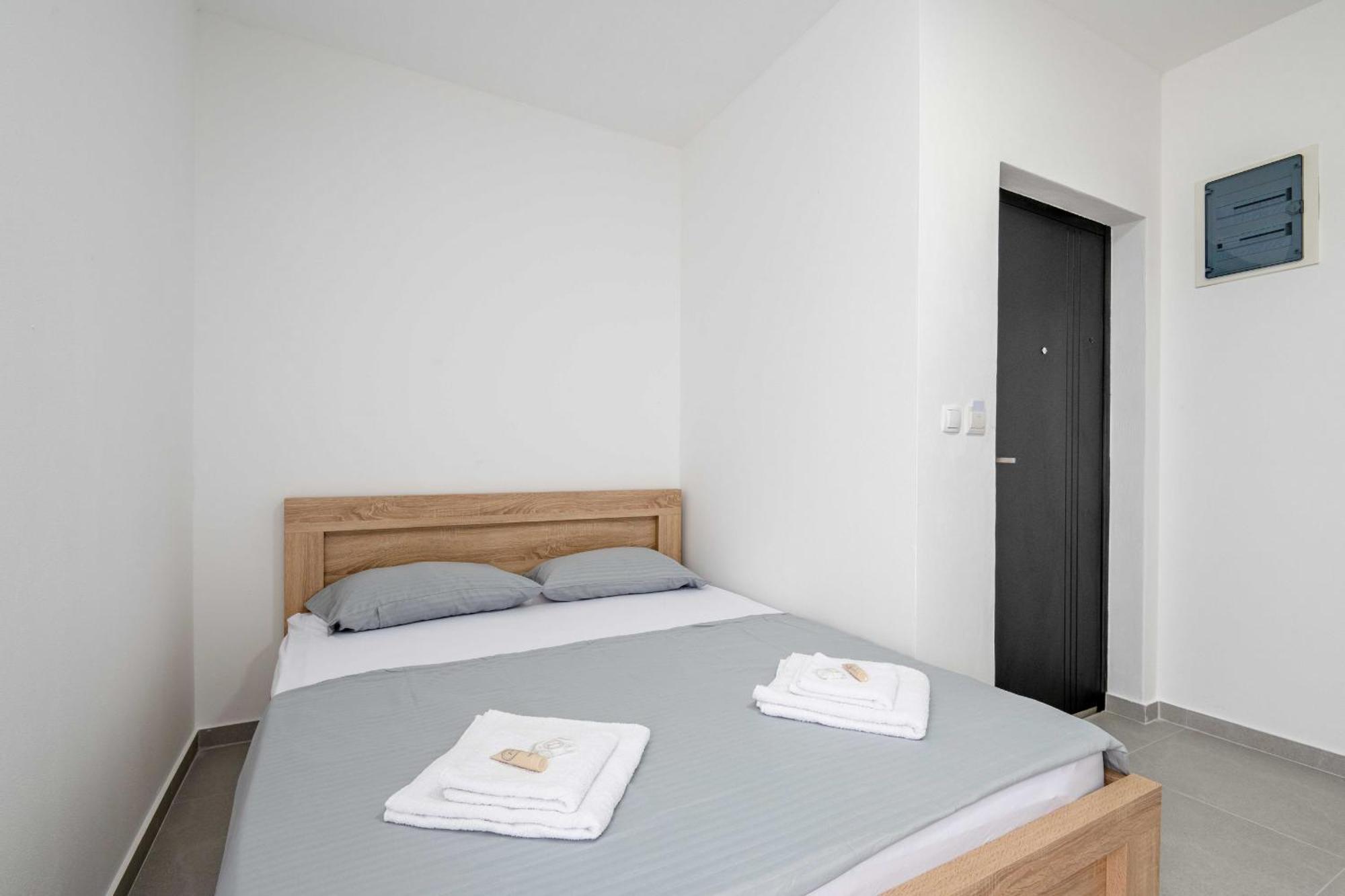 Apartments Milivojevic バール エクステリア 写真