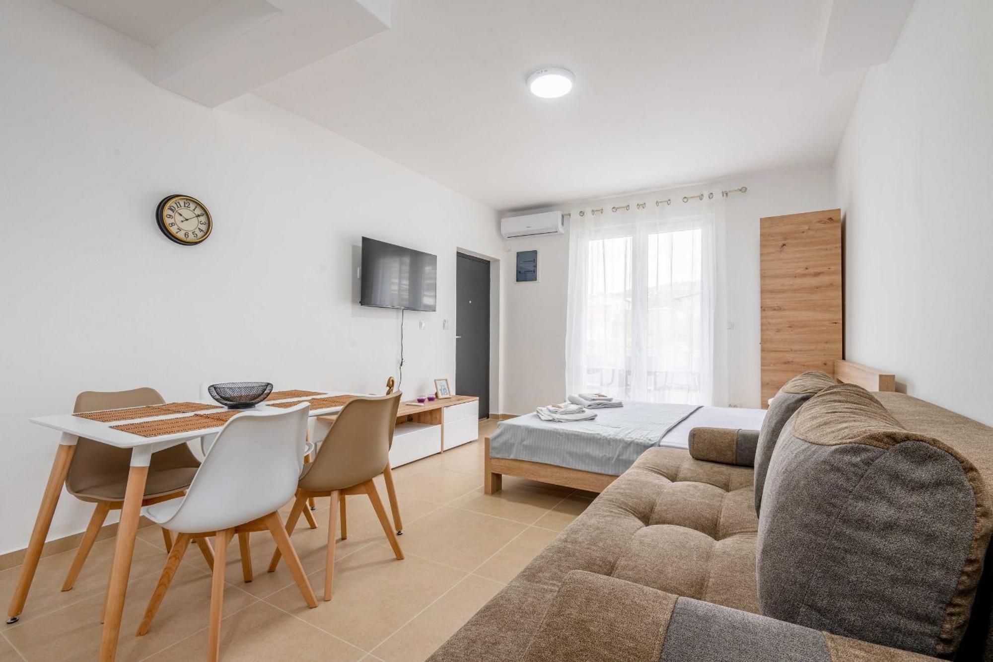 Apartments Milivojevic バール 部屋 写真